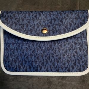 Michael kors satchel